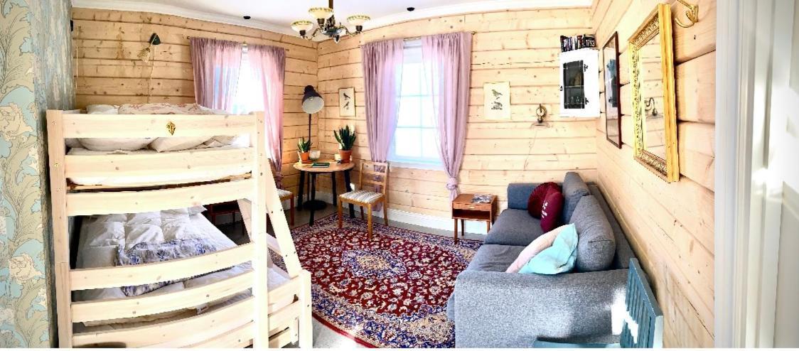 Scenic Small Guesthouse On Horse Farm By The Lake Frösö エクステリア 写真