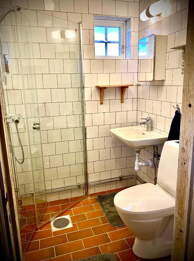 Scenic Small Guesthouse On Horse Farm By The Lake Frösö エクステリア 写真